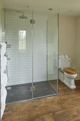 Kır Evi, Özel Banyo (Orchard House)