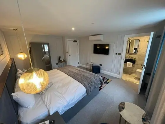 Luxury Tek Büyük Yataklı Oda