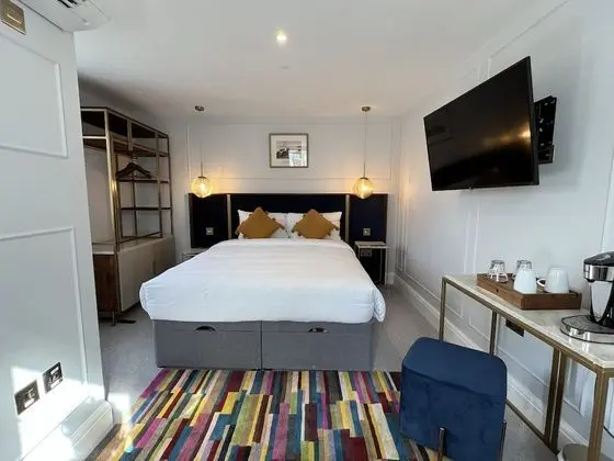 Luxury Tek Büyük Yataklı Oda