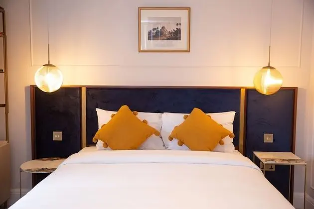 Luxury Tek Büyük Yataklı Oda