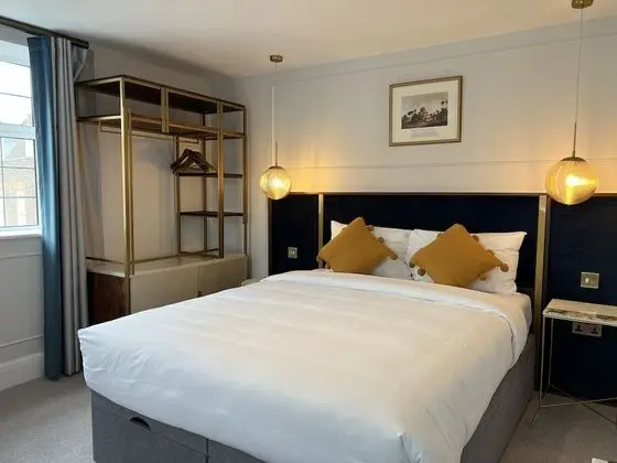 Luxury Tek Büyük Yataklı Oda