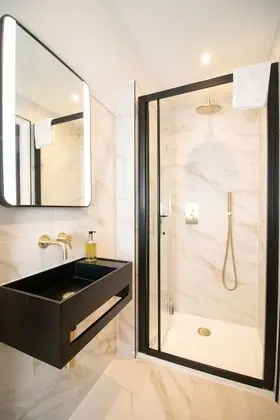 Luxury Tek Büyük Yataklı Oda