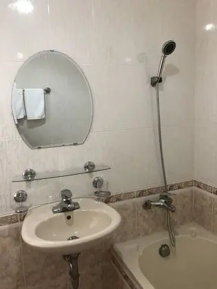 Dört Kişilik Oda, Şehir Manzaralı
