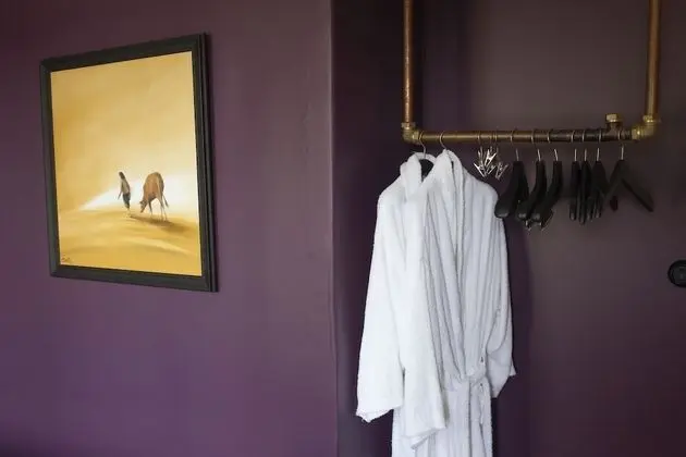 Deluxe Tek Büyük veya İki Ayrı Yataklı Oda, 1 En Büyük (King) Boy Yatak, Özel Banyo (Purple)