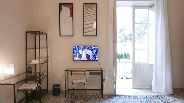 Comfort Tek Büyük Yataklı Oda, Ortak Banyo