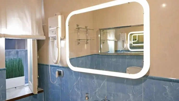 Comfort Tek Büyük Yataklı Oda, Ortak Banyo
