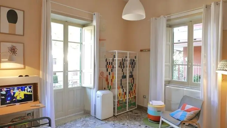 İki Ayrı Yataklı Oda, Ortak Banyo