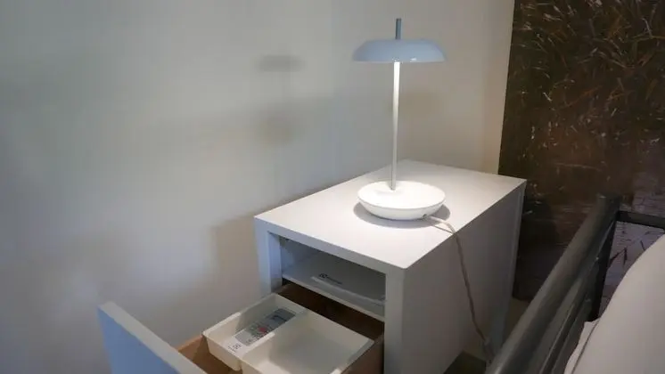 İki Ayrı Yataklı Oda, Ortak Banyo
