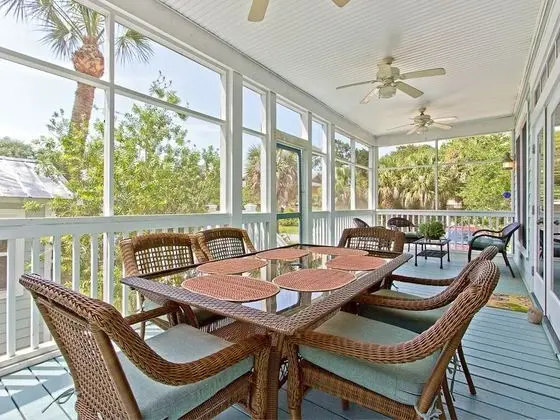 Ev, Birden Çok Yatak, Havuz Kullanımı, Havuz Manzaralı