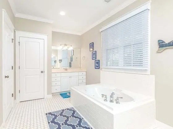 Ev, Birden Çok Yatak, Havuz Kullanımı, Havuz Manzaralı