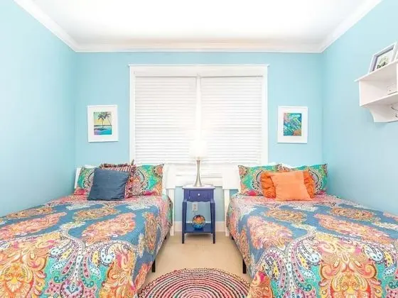 Ev, Birden Çok Yatak, Havuz Kullanımı, Havuz Manzaralı