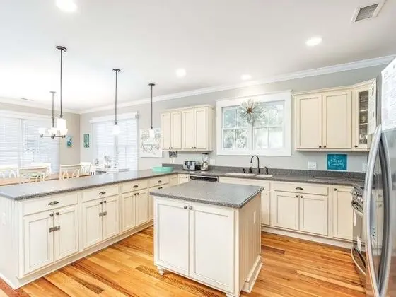 Ev, Birden Çok Yatak, Havuz Kullanımı, Havuz Manzaralı