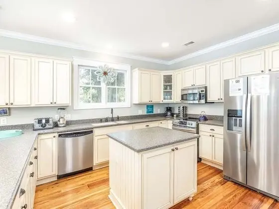 Ev, Birden Çok Yatak, Havuz Kullanımı, Havuz Manzaralı