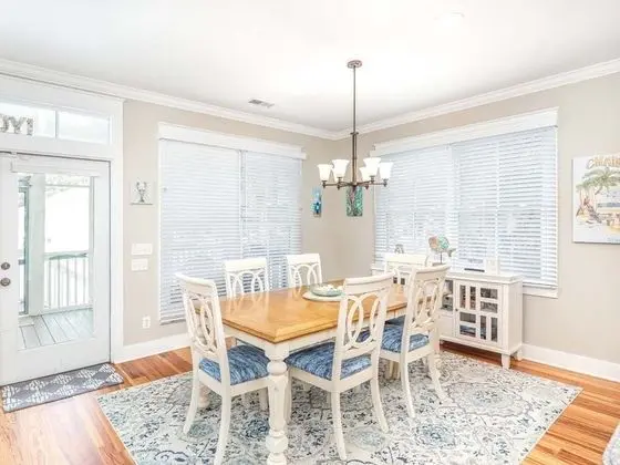 Ev, Birden Çok Yatak, Havuz Kullanımı, Havuz Manzaralı