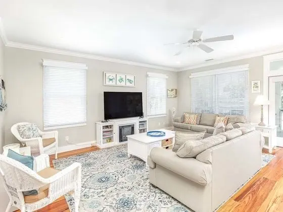 Ev, Birden Çok Yatak, Havuz Kullanımı, Havuz Manzaralı