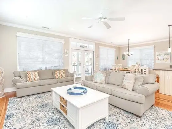 Ev, Birden Çok Yatak, Havuz Kullanımı, Havuz Manzaralı