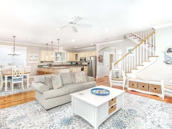 Ev, Birden Çok Yatak, Havuz Kullanımı, Havuz Manzaralı