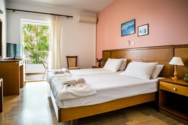 Comfort Tek Büyük veya İki Ayrı Yataklı Oda