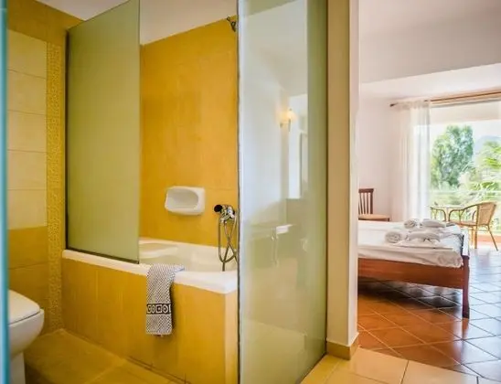 Comfort Tek Büyük veya İki Ayrı Yataklı Oda