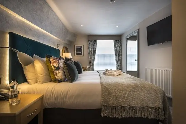 Classic Tek Büyük Yataklı Oda