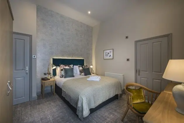 Classic Tek Büyük Yataklı Oda