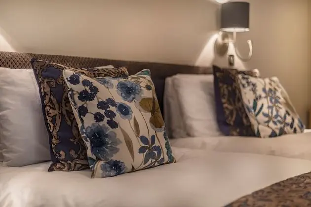 Classic Tek Büyük Yataklı Oda