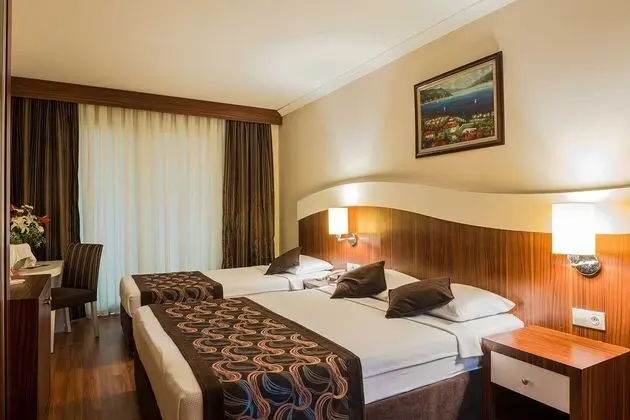 https://imagessl.etstur.com/files/images/hotelImages/TR/98309/l/Throne-Beach-Resort---Spa-Oda-285820.jpg