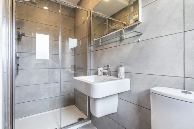 Luxury Apart Daire, Banyolu/Duşlu (Woodside Lodge 1)