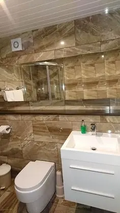 Tek Kişilik Oda, Ortak Banyo