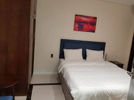 Tek Büyük Yataklı Oda, Penceresiz