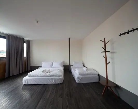 Private Family Room - Shared Bathroom