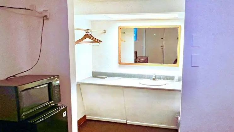 Oda, 2 Çift Kişilik Yatak, Sigara İçilmez, Buzdolabı ve Mikrodalga
