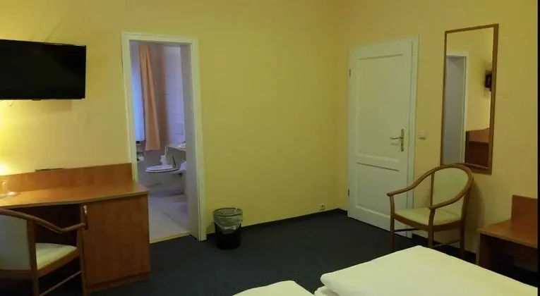 Tek Büyük Yataklı Oda