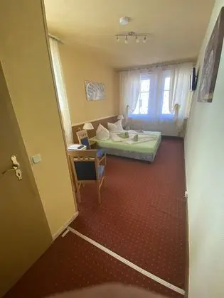 Basic Tek Büyük veya İki Ayrı Yataklı Oda