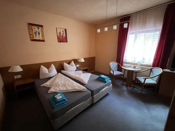 Basic Tek Büyük veya İki Ayrı Yataklı Oda