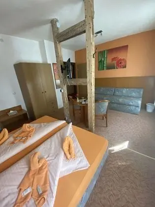 Basic Üç Kişilik Oda