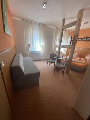 Basic Üç Kişilik Oda