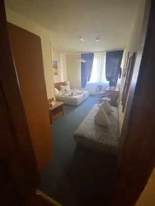 Basic Üç Kişilik Oda