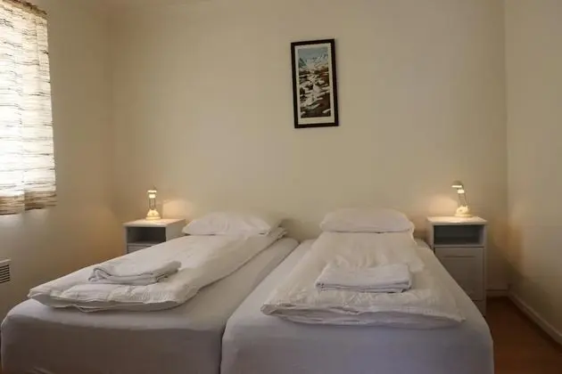 Tek Büyük veya İki Ayrı Yataklı Oda, Ortak Banyo