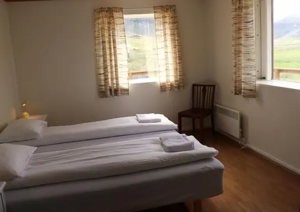 Tek Büyük veya İki Ayrı Yataklı Oda, Ortak Banyo