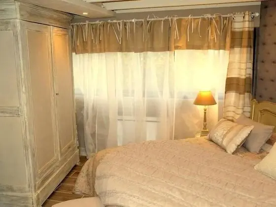 Süit, Özel Banyo (La Dépendance)