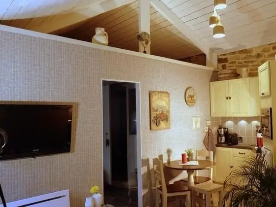 Süit, Özel Banyo (La Dépendance)