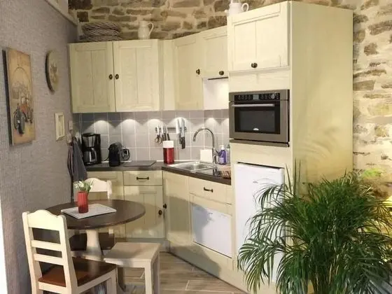 Süit, Özel Banyo (La Dépendance)