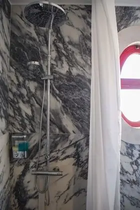 Deluxe Stüdyo (Serra)