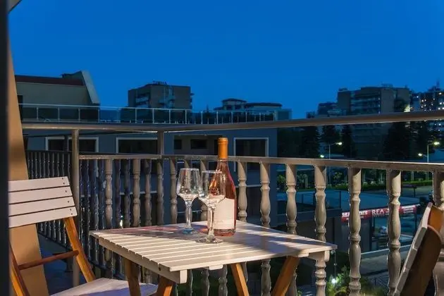 Family Oda, Balkon