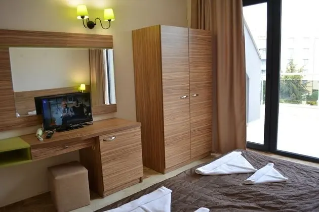 Tek Büyük veya İki Ayrı Yataklı Oda, Balkon