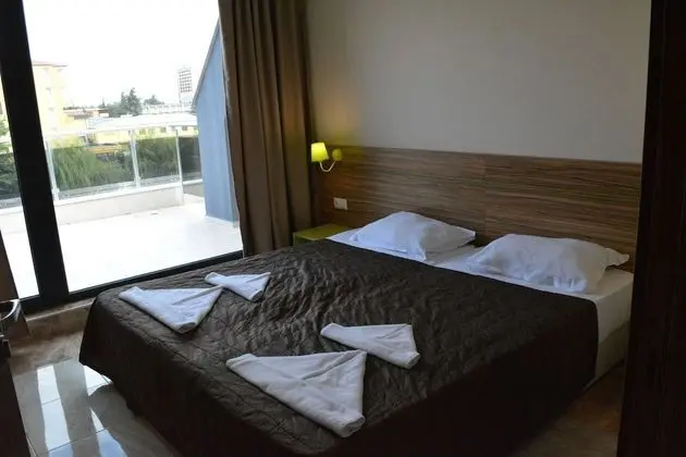 Tek Büyük veya İki Ayrı Yataklı Oda, Balkon