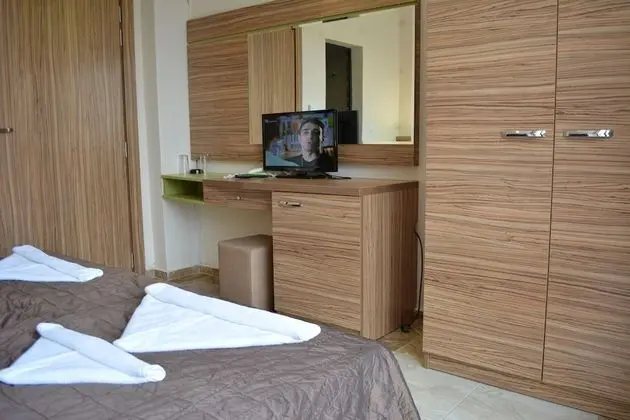 Tek Büyük veya İki Ayrı Yataklı Oda, Balkon