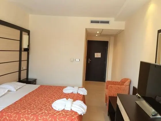 Tek Büyük veya İki Ayrı Yataklı Oda, Balkon