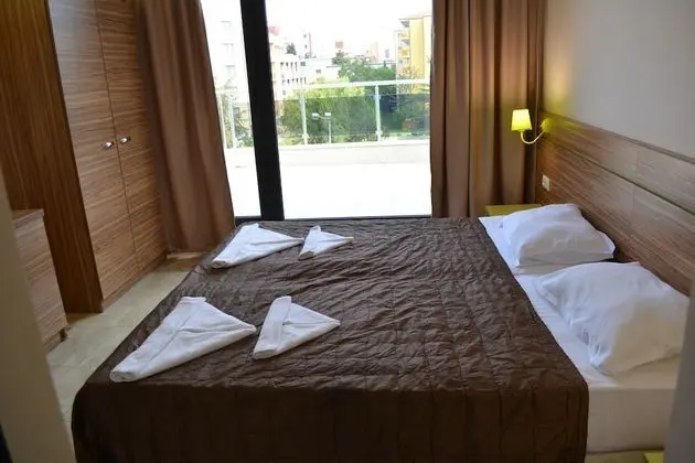 Tek Büyük veya İki Ayrı Yataklı Oda, Balkon